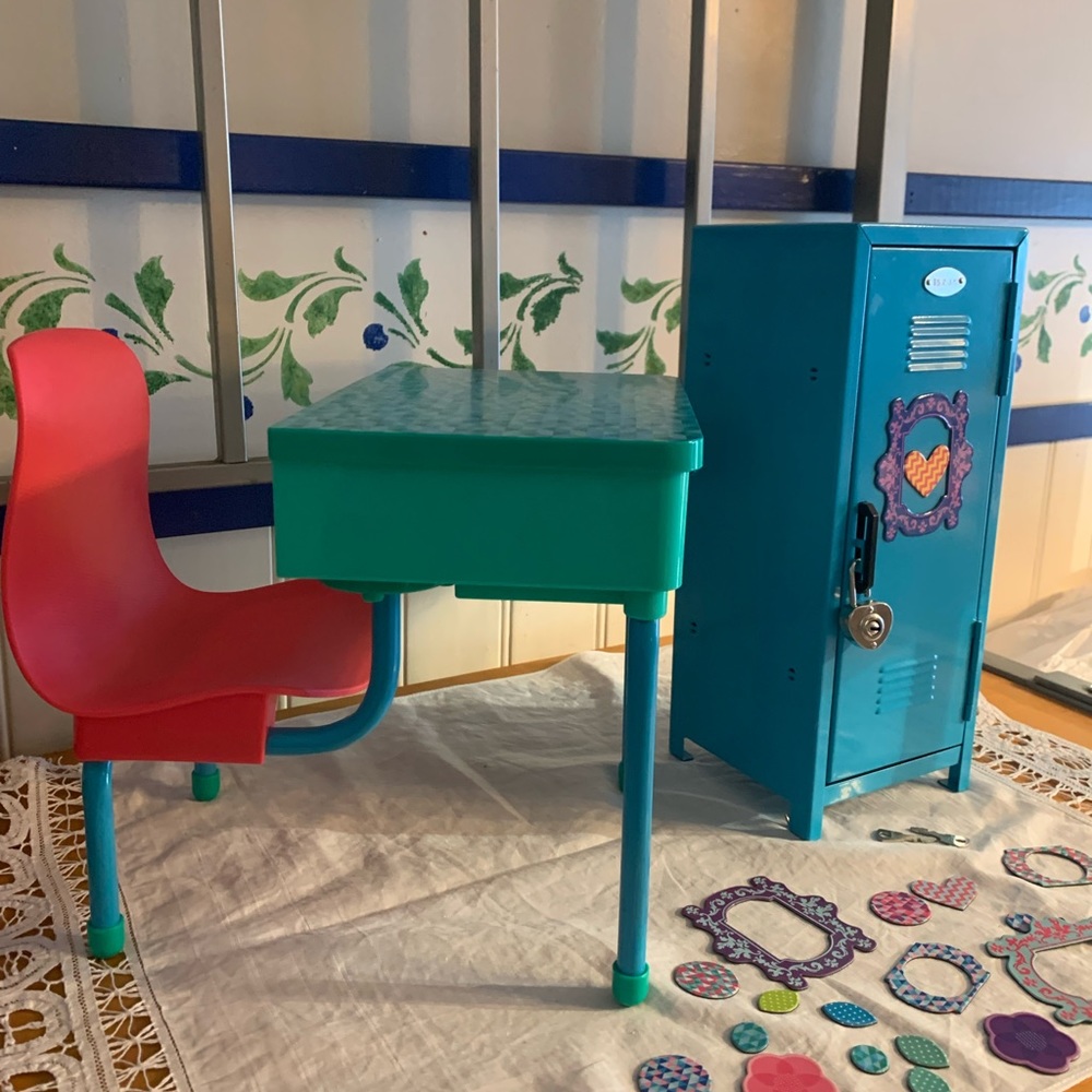 Maplelea School Desk